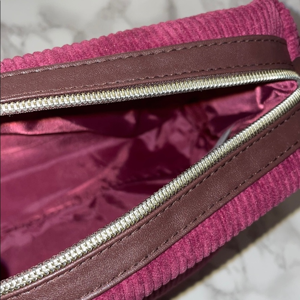 Makeup bag - Picture 2 of 3